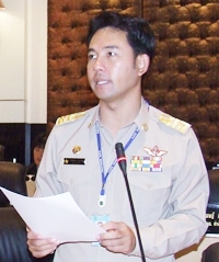 Mayor Itthiphol Kunplome explains the city’s proposed plan to battle flooding.